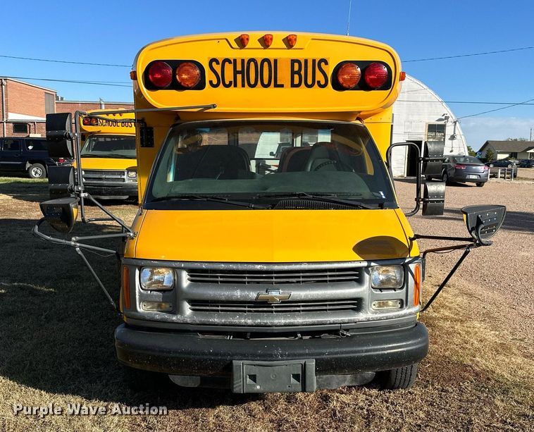 image for item NP9683 2002 Chevrolet Express 3500  school bus