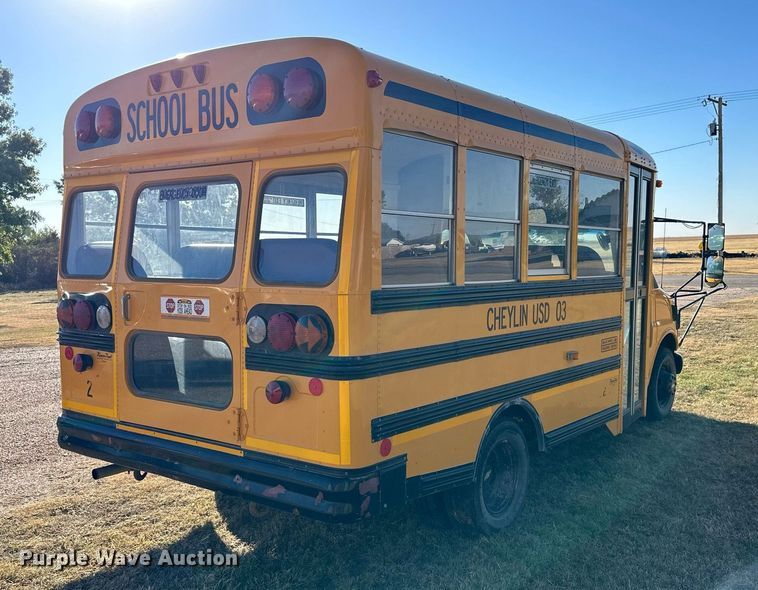 image for item NP9683 2002 Chevrolet Express 3500  school bus
