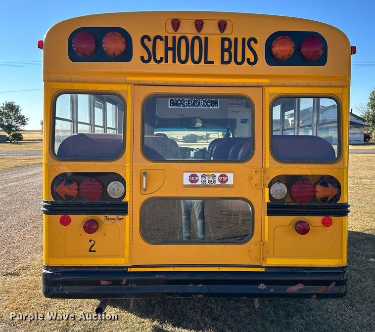 image for item NP9683 2002 Chevrolet Express 3500  school bus