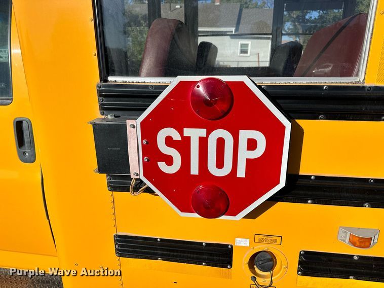 image for item NP9683 2002 Chevrolet Express 3500  school bus