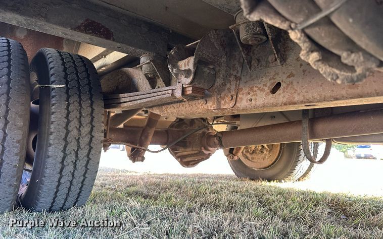 image for item NP9683 2002 Chevrolet Express 3500  school bus