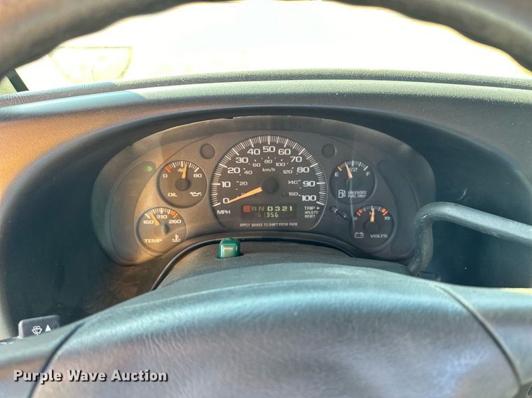 image for item NP9683 2002 Chevrolet Express 3500  school bus