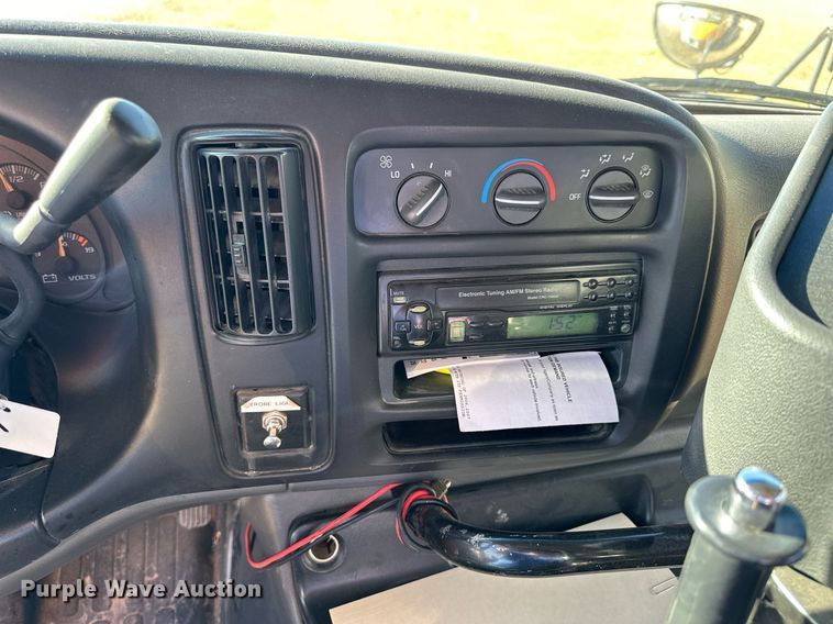 image for item NP9683 2002 Chevrolet Express 3500  school bus