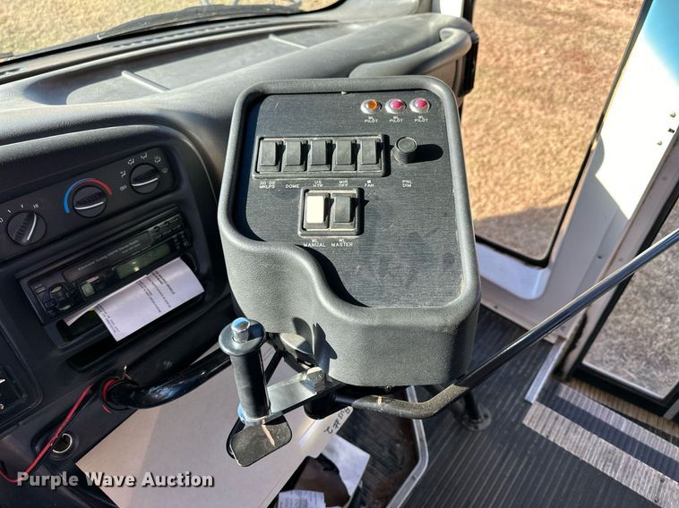image for item NP9683 2002 Chevrolet Express 3500  school bus