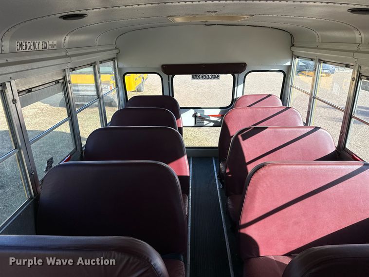 image for item NP9683 2002 Chevrolet Express 3500  school bus