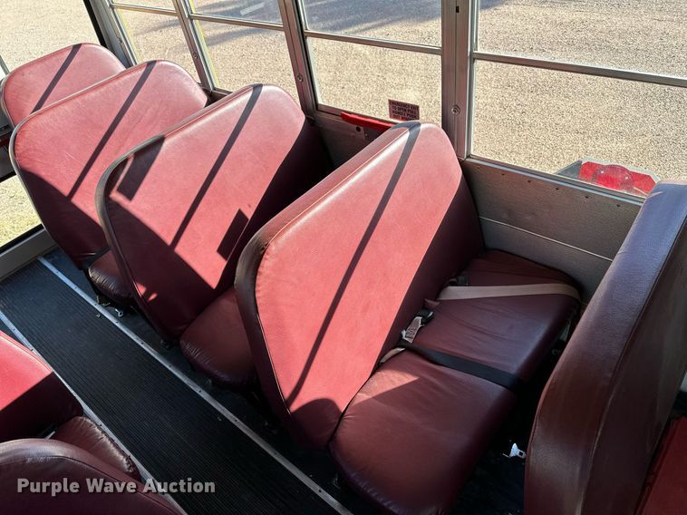 image for item NP9683 2002 Chevrolet Express 3500  school bus
