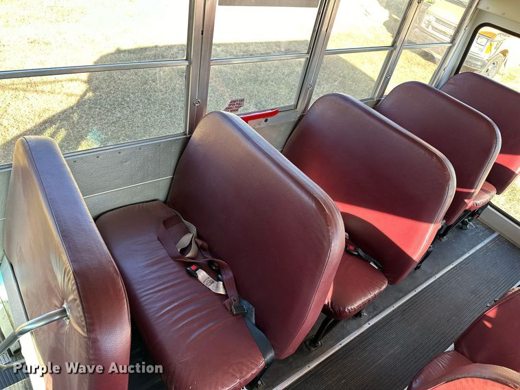image for item NP9683 2002 Chevrolet Express 3500  school bus