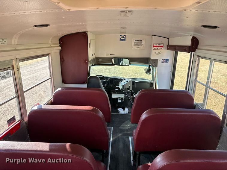 image for item NP9683 2002 Chevrolet Express 3500  school bus
