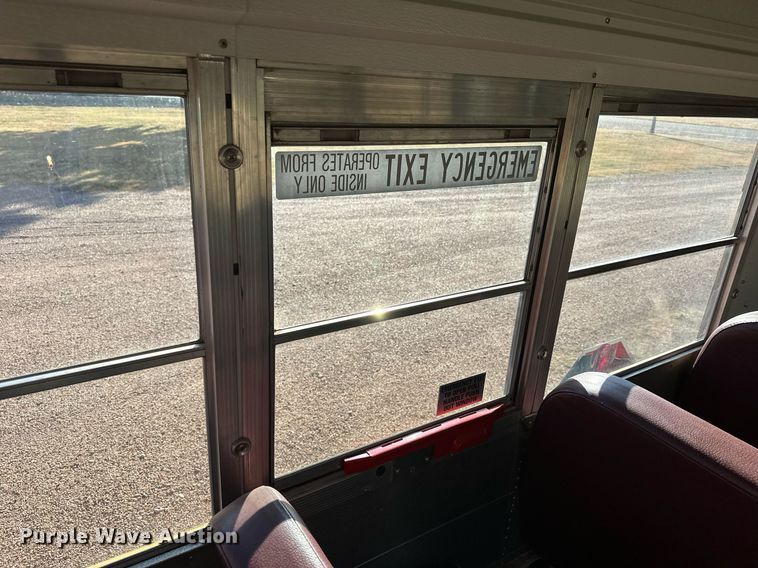 image for item NP9683 2002 Chevrolet Express 3500  school bus
