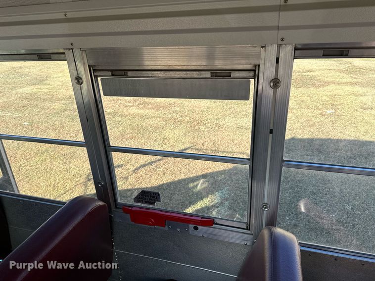 image for item NP9683 2002 Chevrolet Express 3500  school bus