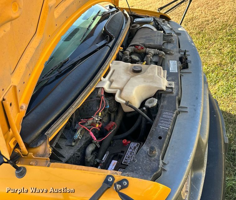 image for item NP9683 2002 Chevrolet Express 3500  school bus