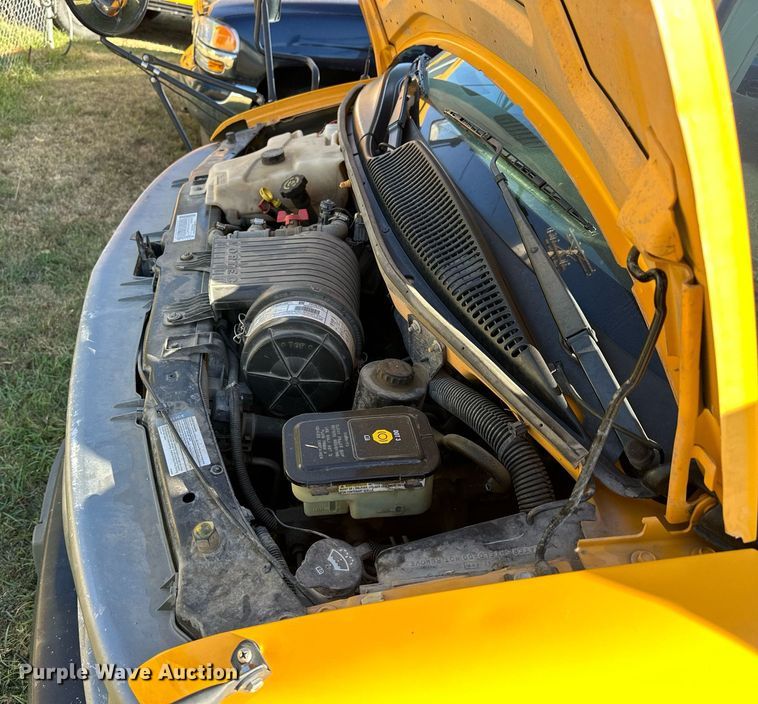 image for item NP9683 2002 Chevrolet Express 3500  school bus