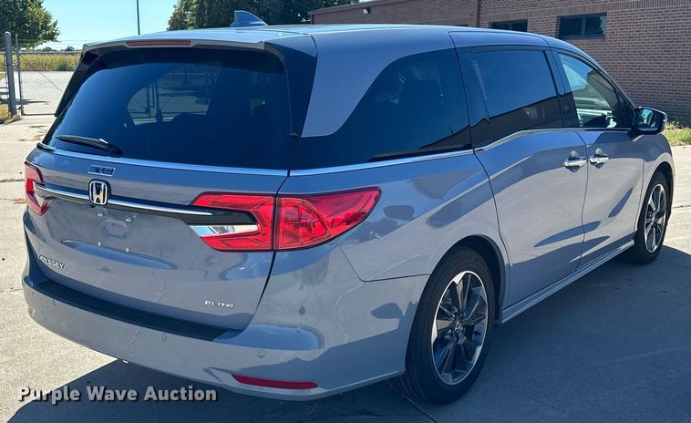 image for item NP9697 2023 Honda Odyssey Elite  van