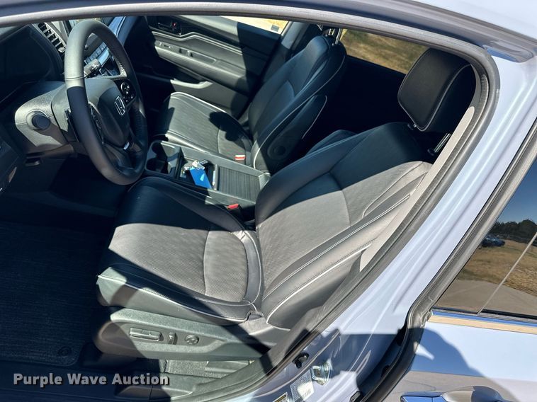 image for item NP9697 2023 Honda Odyssey Elite  van