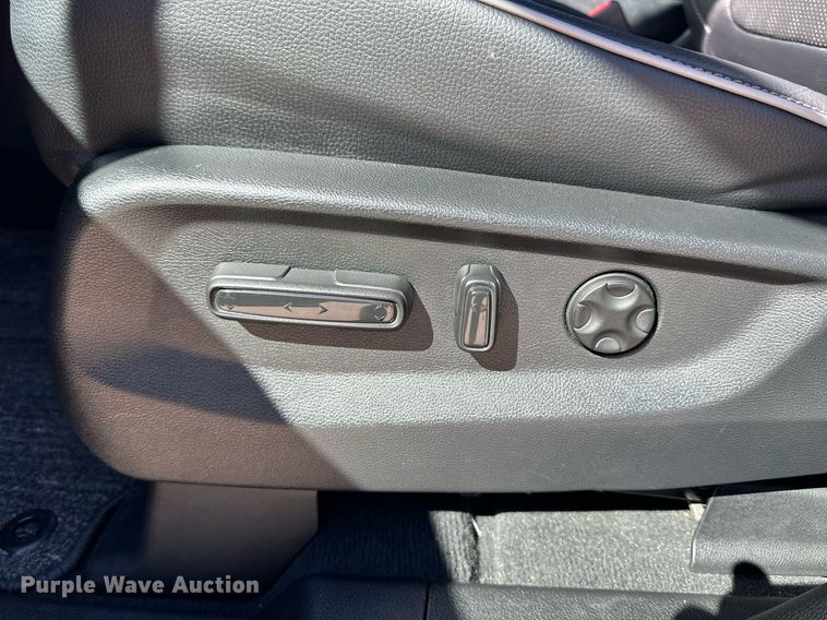 image for item NP9697 2023 Honda Odyssey Elite  van