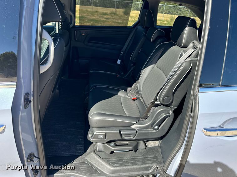 image for item NP9697 2023 Honda Odyssey Elite  van