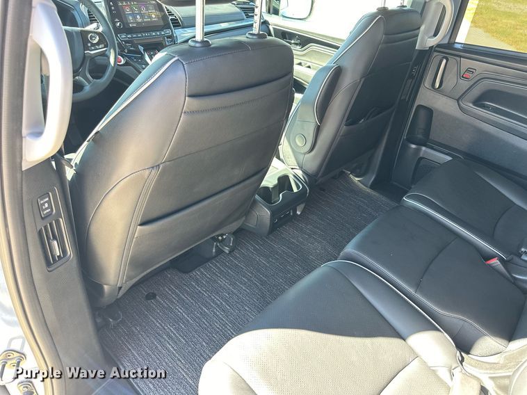 image for item NP9697 2023 Honda Odyssey Elite  van