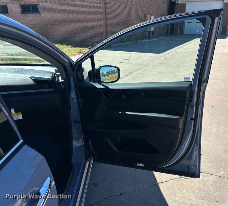 image for item NP9697 2023 Honda Odyssey Elite  van