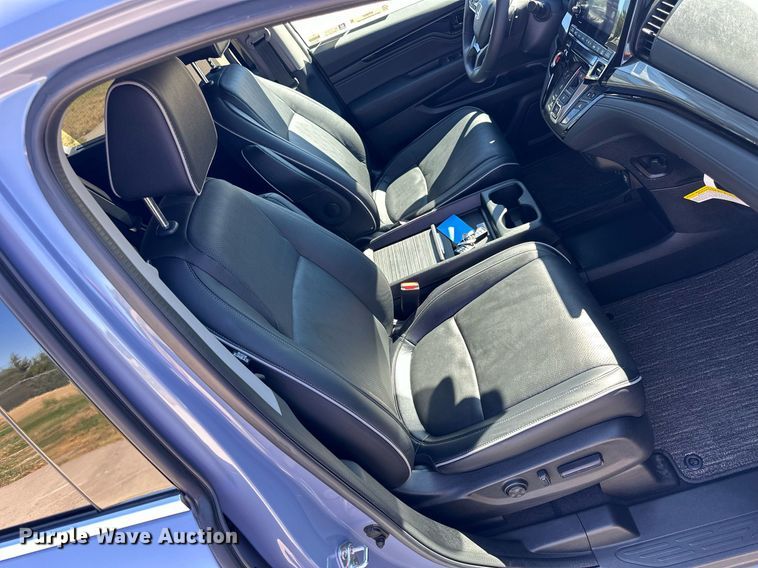image for item NP9697 2023 Honda Odyssey Elite  van
