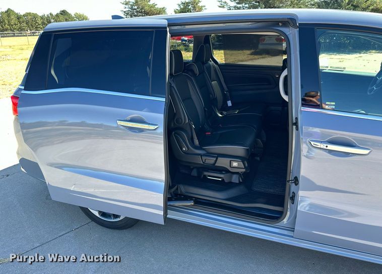 image for item NP9697 2023 Honda Odyssey Elite  van