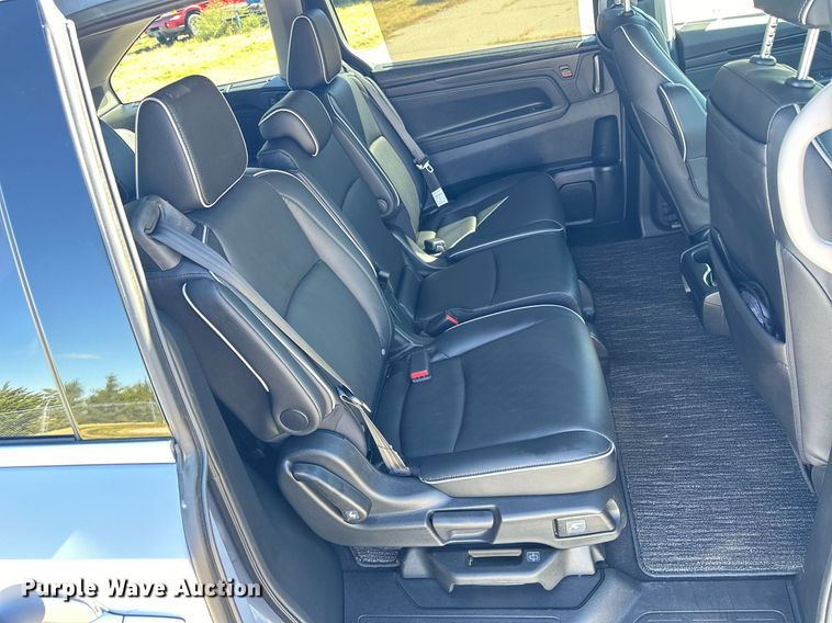image for item NP9697 2023 Honda Odyssey Elite  van