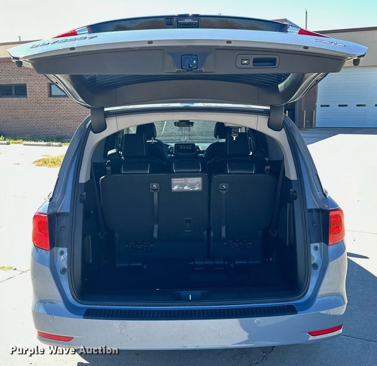 image for item NP9697 2023 Honda Odyssey Elite  van