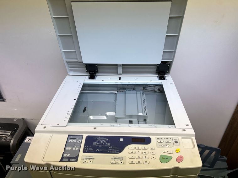 image for item NQ9855 Office equipment