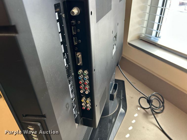 image for item NQ9855 Office equipment