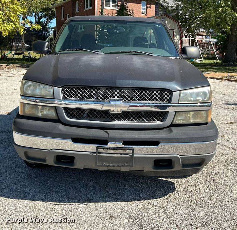 image for item NQ9858 2005 Chevrolet  Silverado 1500 pickup truck