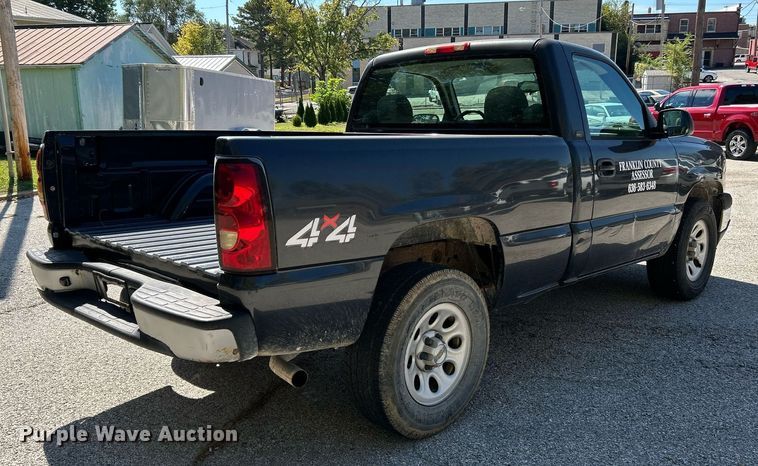 image for item NQ9858 2005 Chevrolet  Silverado 1500 pickup truck