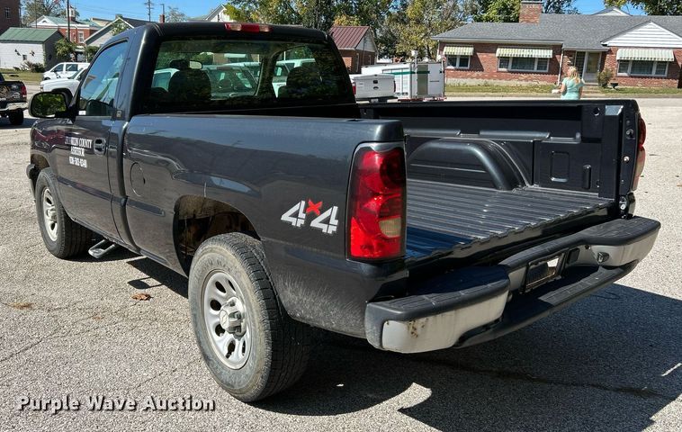 image for item NQ9858 2005 Chevrolet  Silverado 1500 pickup truck