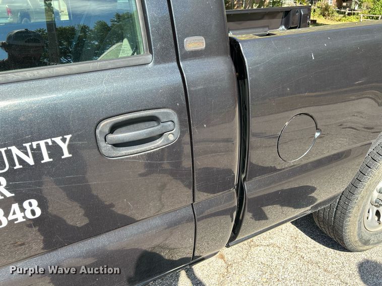 image for item NQ9858 2005 Chevrolet  Silverado 1500 pickup truck