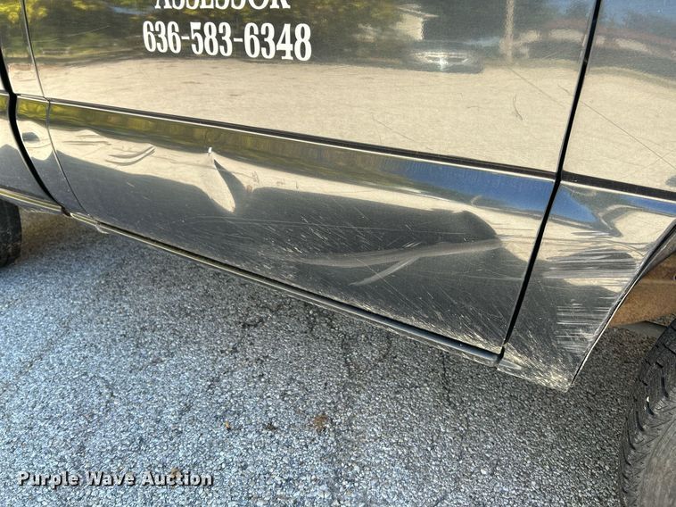 image for item NQ9858 2005 Chevrolet  Silverado 1500 pickup truck