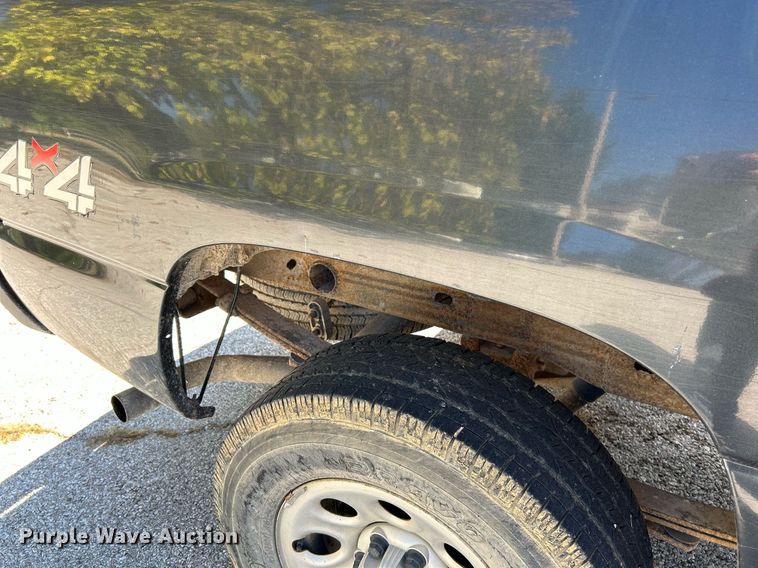 image for item NQ9858 2005 Chevrolet  Silverado 1500 pickup truck