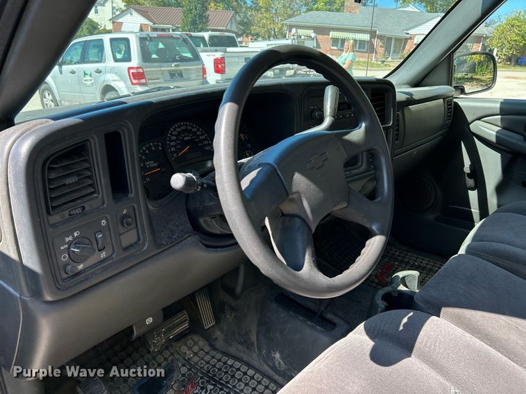 image for item NQ9858 2005 Chevrolet  Silverado 1500 pickup truck