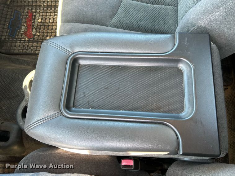 image for item NQ9858 2005 Chevrolet  Silverado 1500 pickup truck