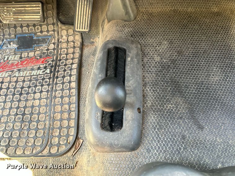 image for item NQ9858 2005 Chevrolet  Silverado 1500 pickup truck