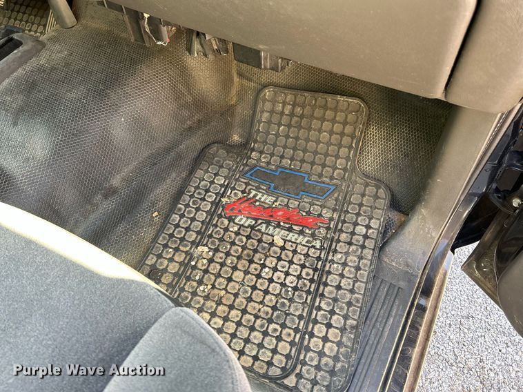 image for item NQ9858 2005 Chevrolet  Silverado 1500 pickup truck