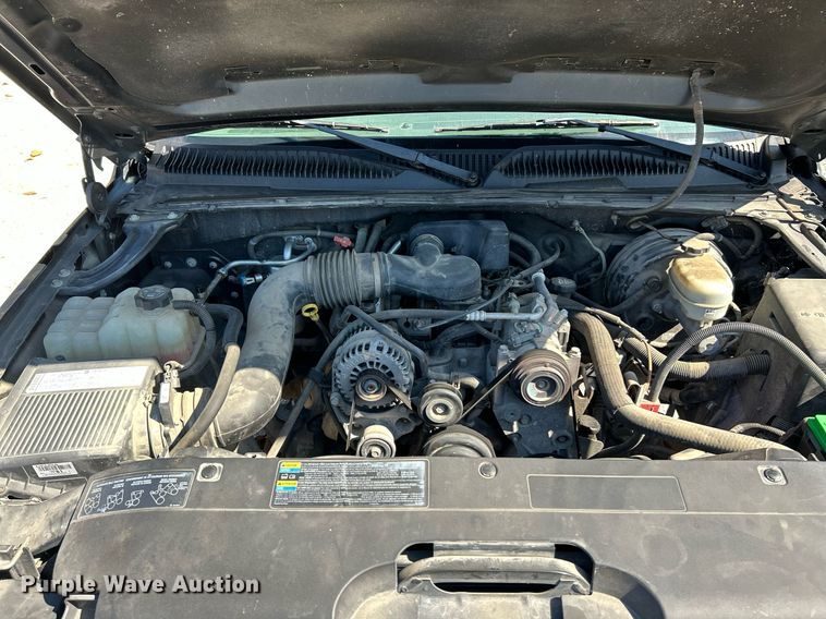 image for item NQ9858 2005 Chevrolet  Silverado 1500 pickup truck