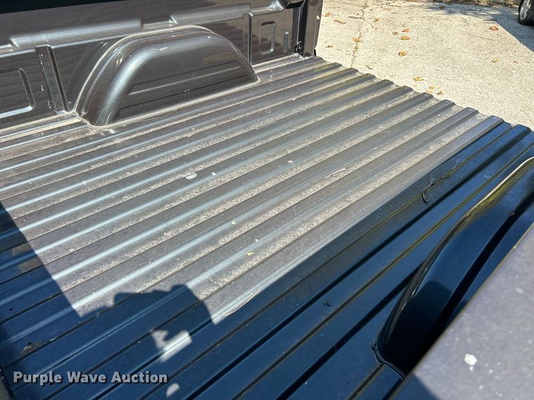 image for item NQ9858 2005 Chevrolet  Silverado 1500 pickup truck