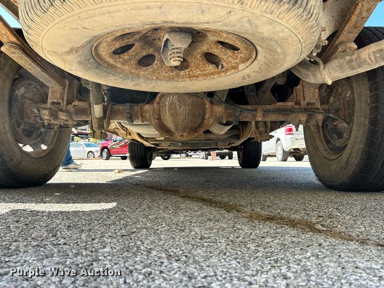 image for item NQ9858 2005 Chevrolet  Silverado 1500 pickup truck