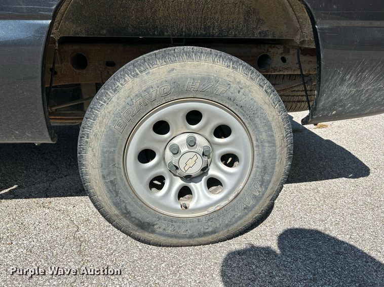 image for item NQ9858 2005 Chevrolet  Silverado 1500 pickup truck