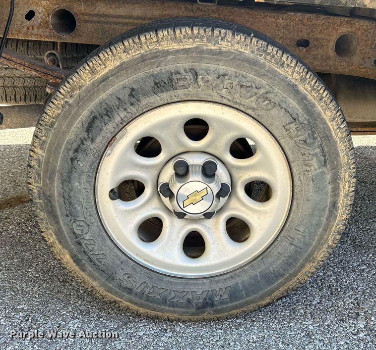 image for item NQ9858 2005 Chevrolet  Silverado 1500 pickup truck