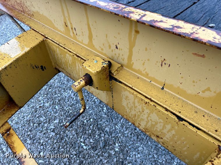 image for item NQ9900 1996 Dynaweld  tilt deck equipment trailer