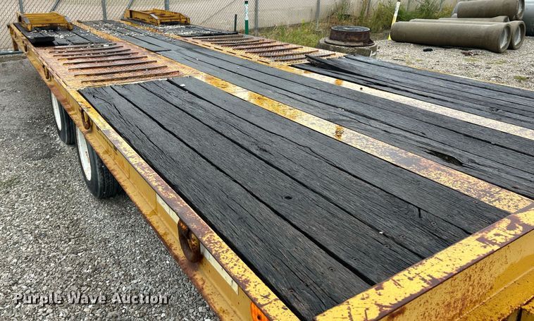 image for item NQ9900 1996 Dynaweld  tilt deck equipment trailer