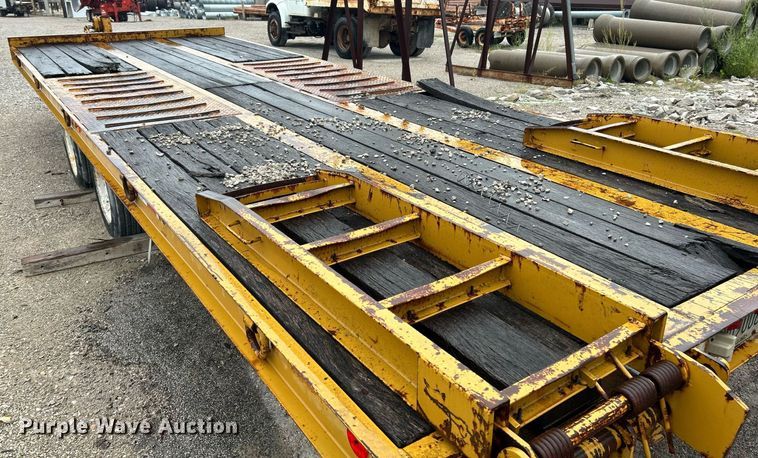 image for item NQ9900 1996 Dynaweld  tilt deck equipment trailer