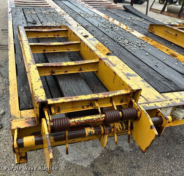 image for item NQ9900 1996 Dynaweld  tilt deck equipment trailer