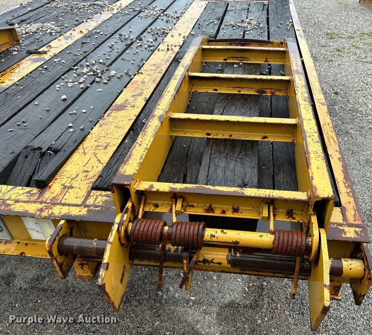image for item NQ9900 1996 Dynaweld  tilt deck equipment trailer