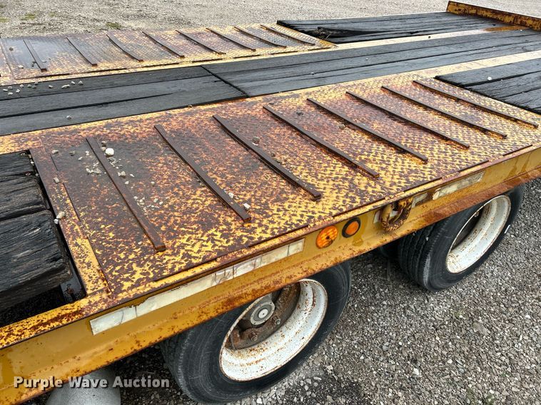 image for item NQ9900 1996 Dynaweld  tilt deck equipment trailer