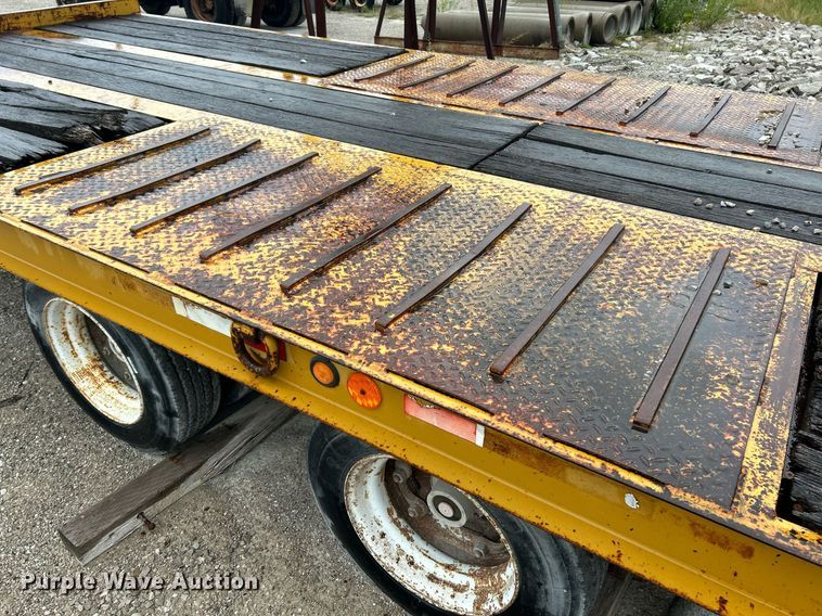 image for item NQ9900 1996 Dynaweld  tilt deck equipment trailer